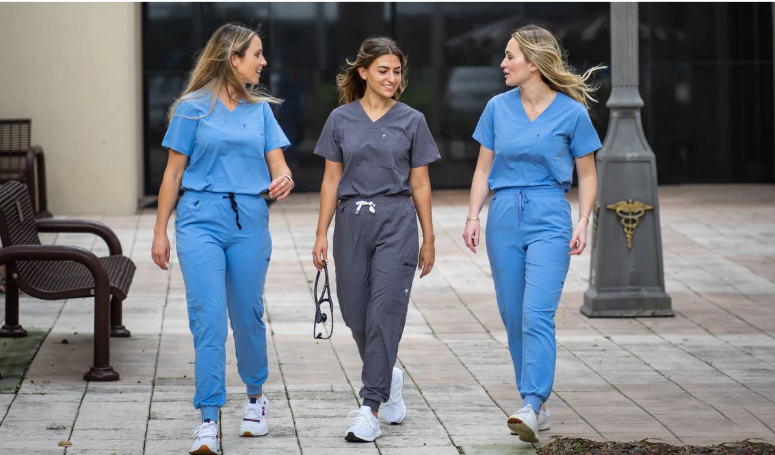 How Do Scrub Pants Improve Comfort for Nursing Uniforms?
